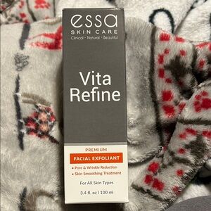 NWT Essa Vita Refine Exfoliating Face Scrub- 3.4 oz